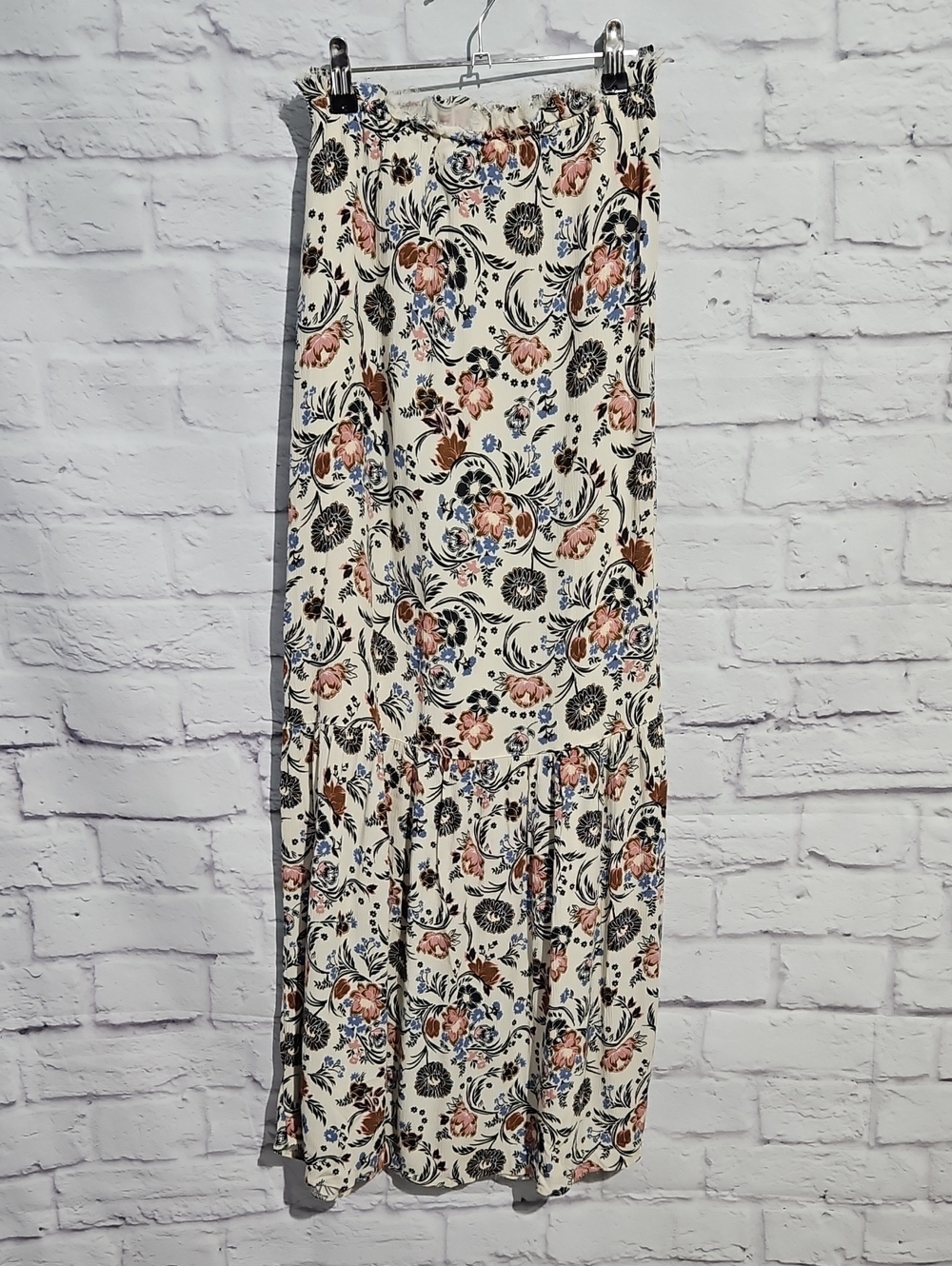 American Eagle Outfitters Cream Floral Tiered Maxi Skirt